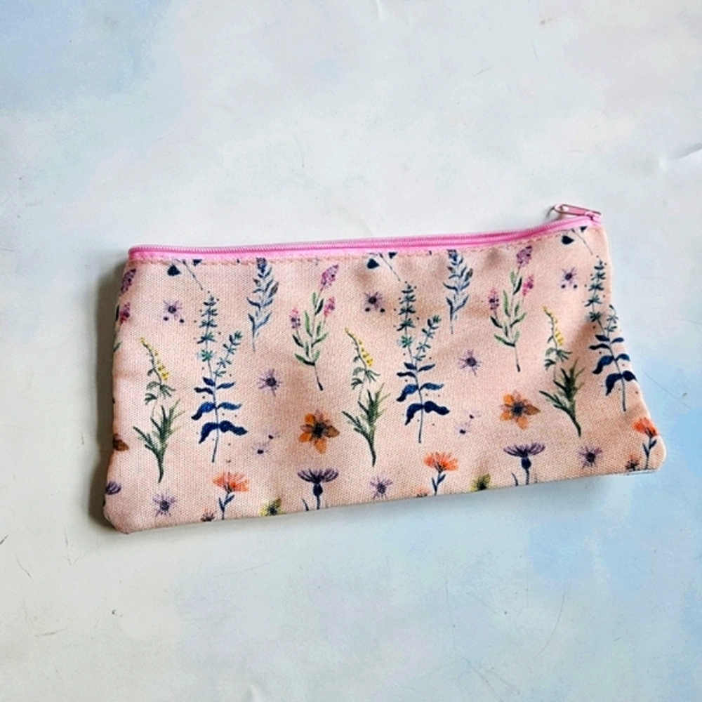 Disty Floral Canvas Pouch with Pink Zipper